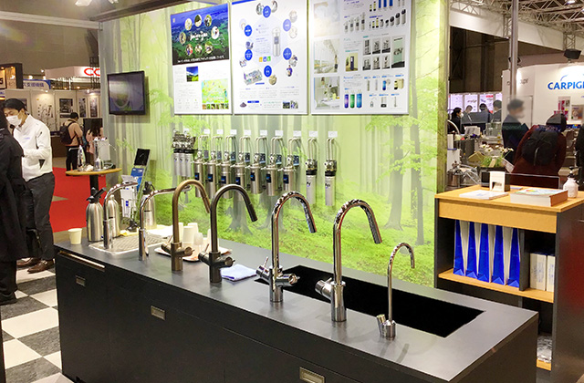 Fシリーズの展示とFHGS水栓とドラフト水栓、非接触タッチ水栓i-Aquaの展示
